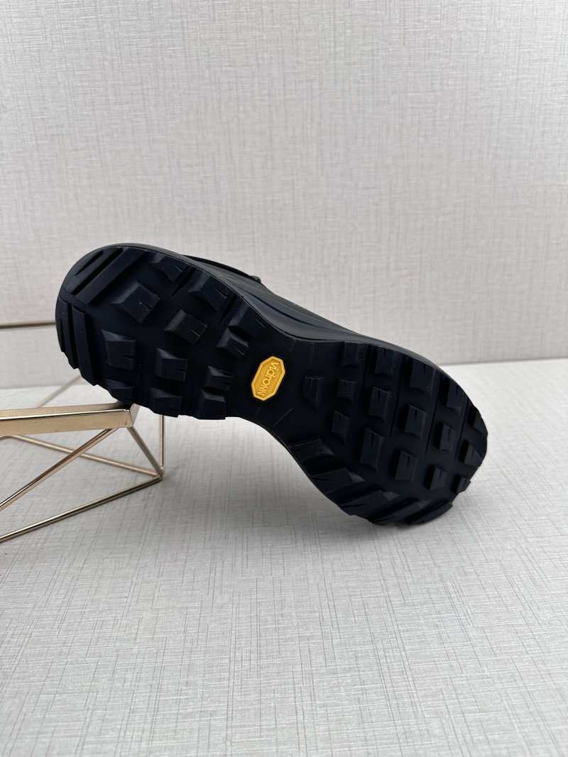 Arc'teryx Bora Kragg view