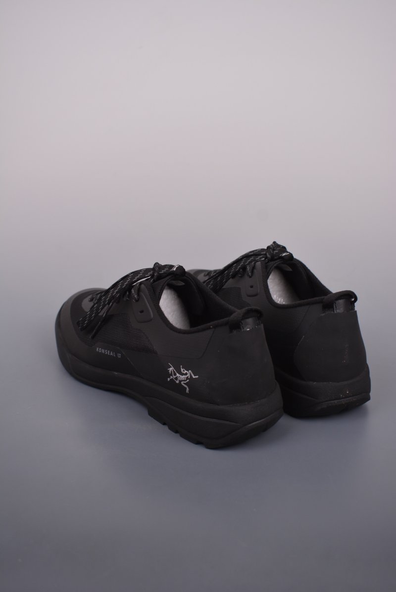 Arc'teryx Bora2 Mid view