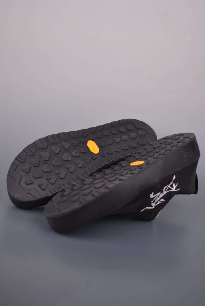 Arc'teryx Konseal LT view