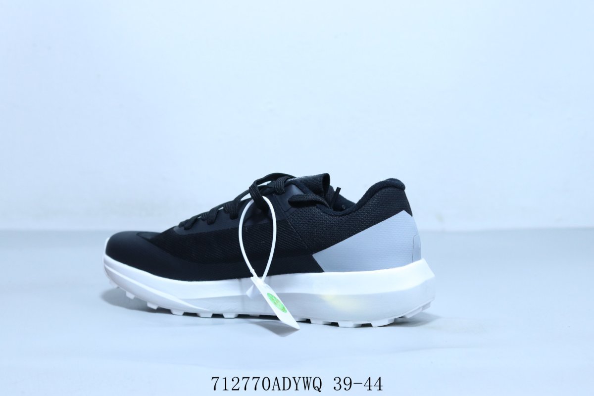 Arc'teryx Konseal LT view