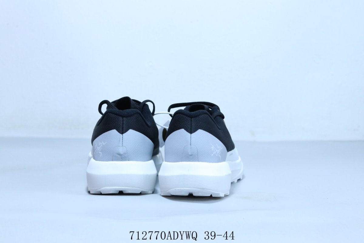 Arc'teryx Konseal LT view