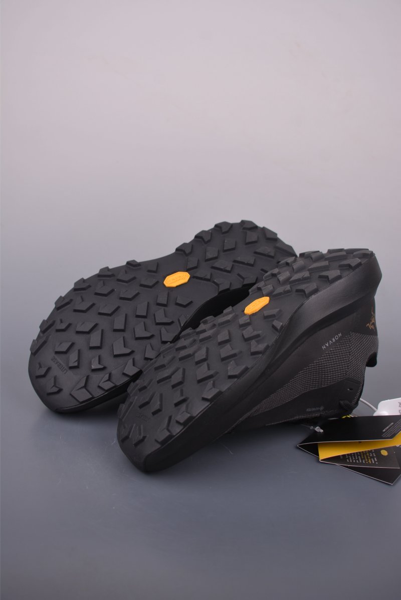 Arc'teryx Norvan GTX view