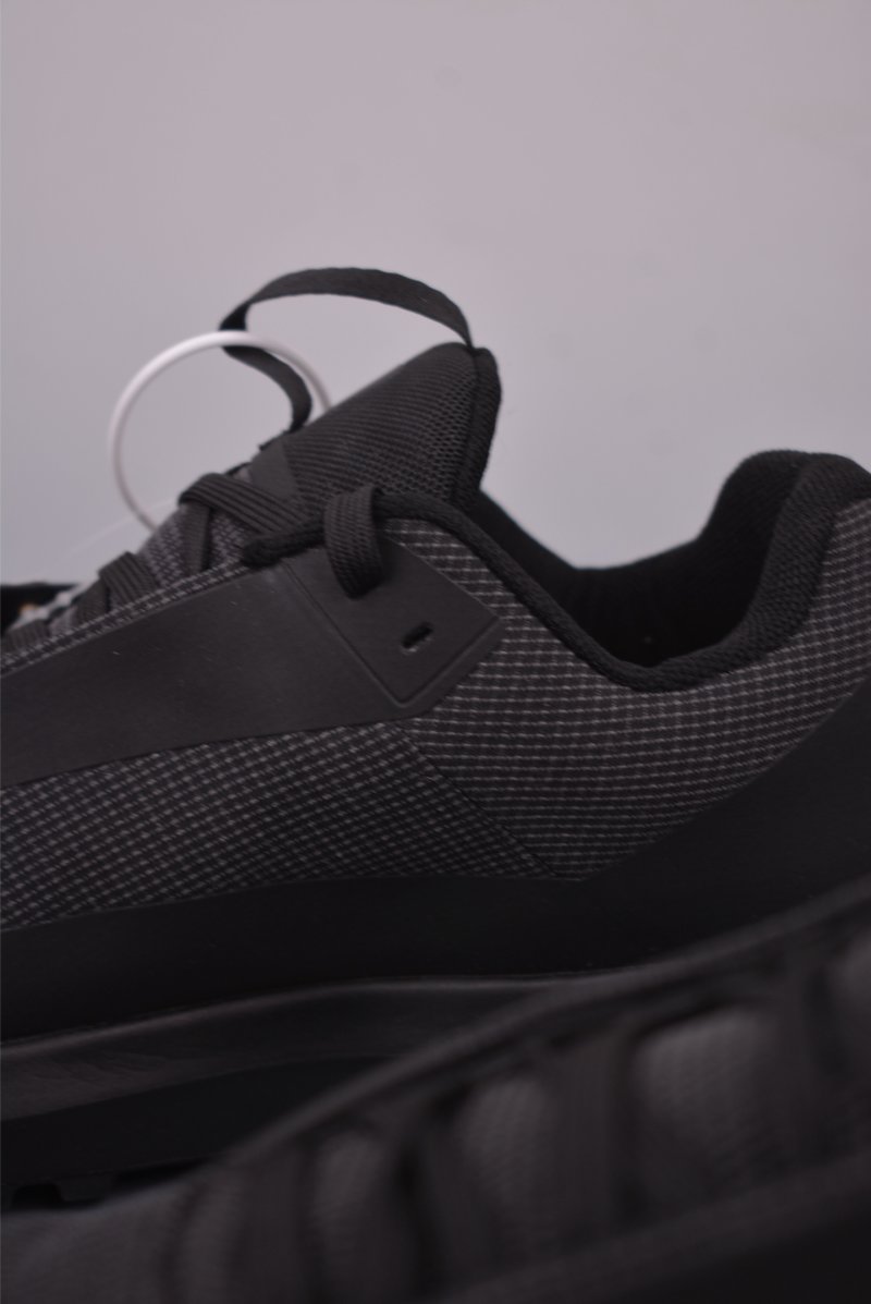 Arc'teryx Norvan GTX view