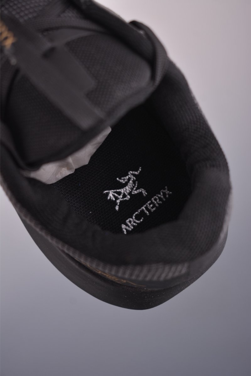 Arc'teryx Norvan GTX view
