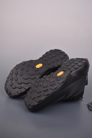 Arc'teryx Norvan GTX view 3