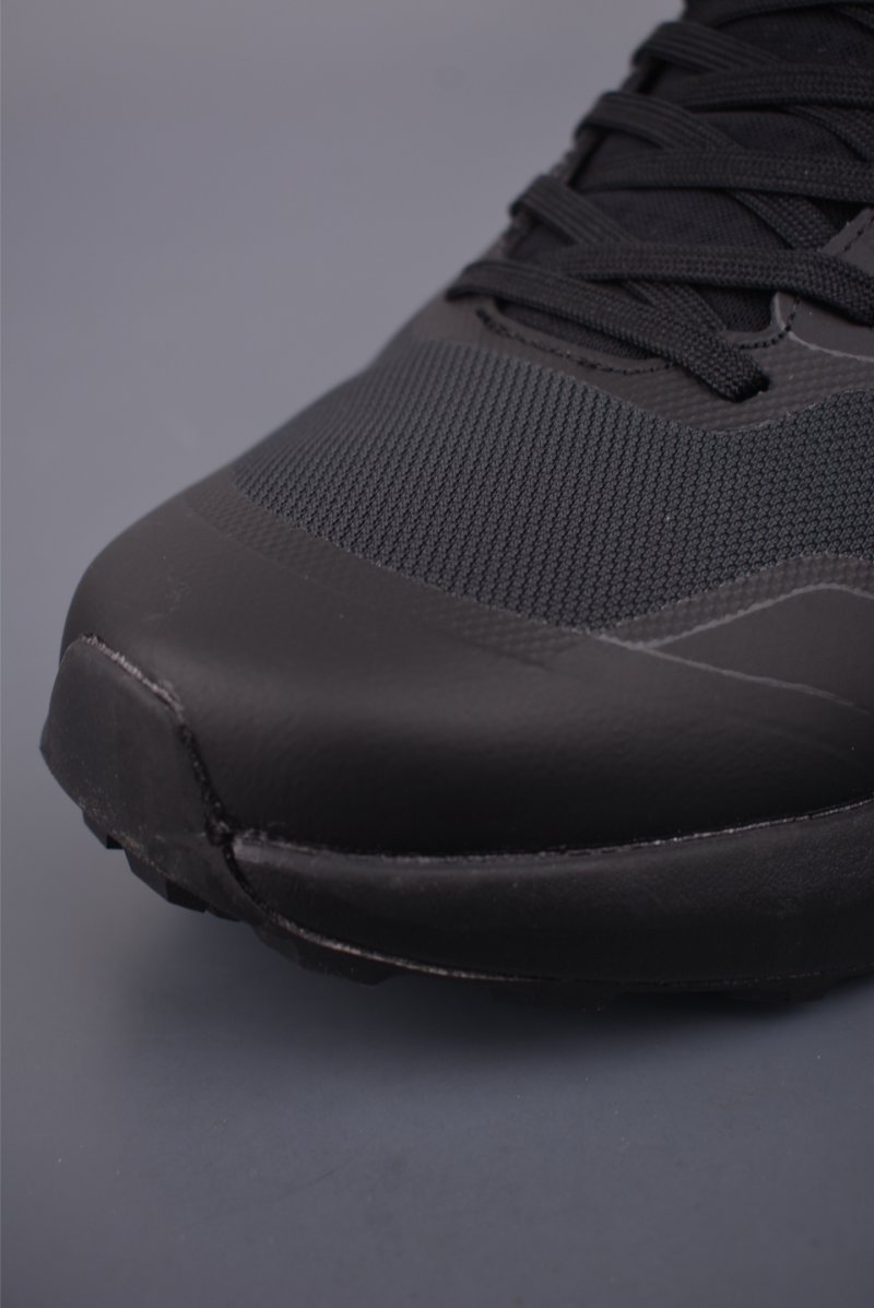 Arc'teryx Norvan GTX view