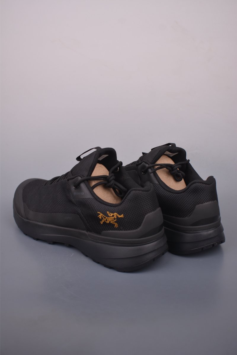 Arc'teryx Norvan GTX view