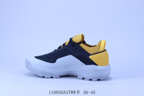 Arc'teryx TX Low view 2