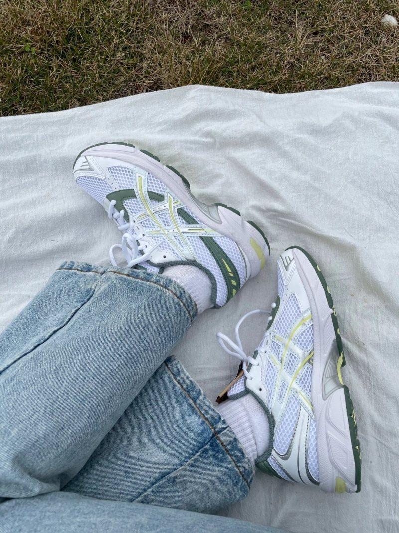 Asics Running view