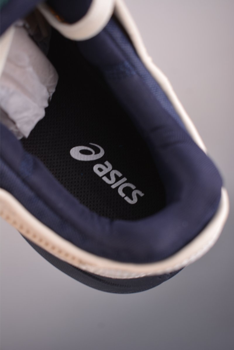 Asics Court FF3 Novak view