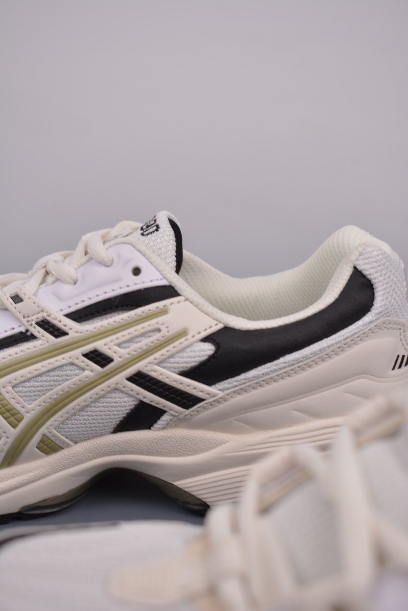 Asics Gel-1090 view