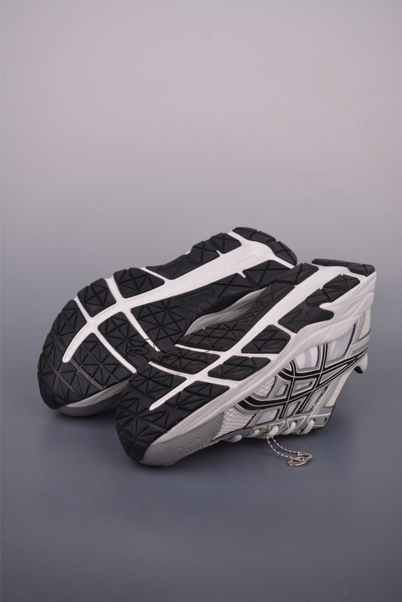 Asics Gel-Contend 4 view
