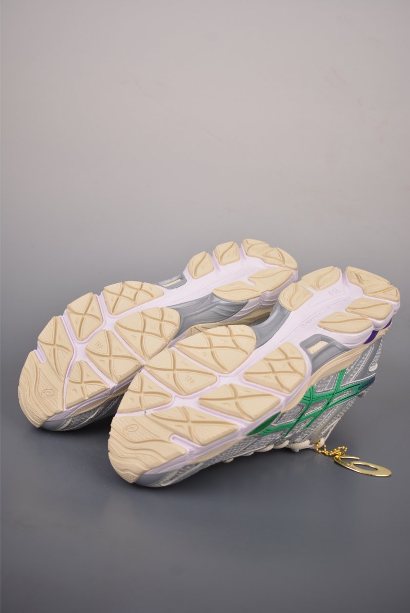 Asics Gel-Cumulus 16 view