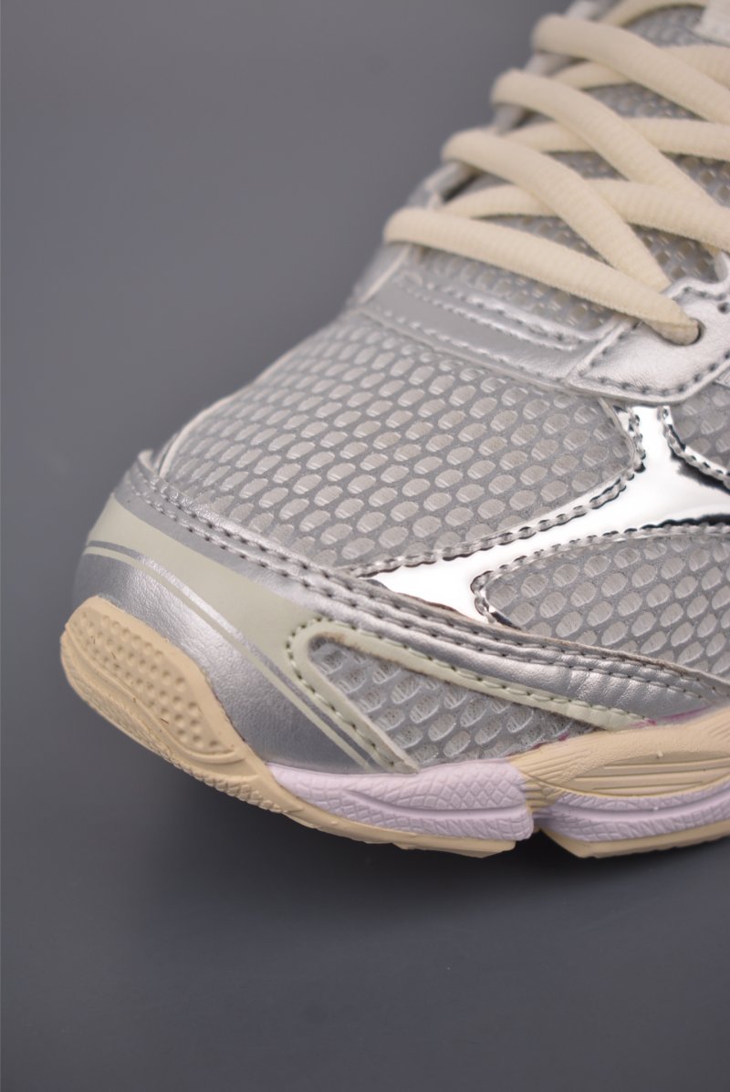 Asics Gel-Cumulus 16 view