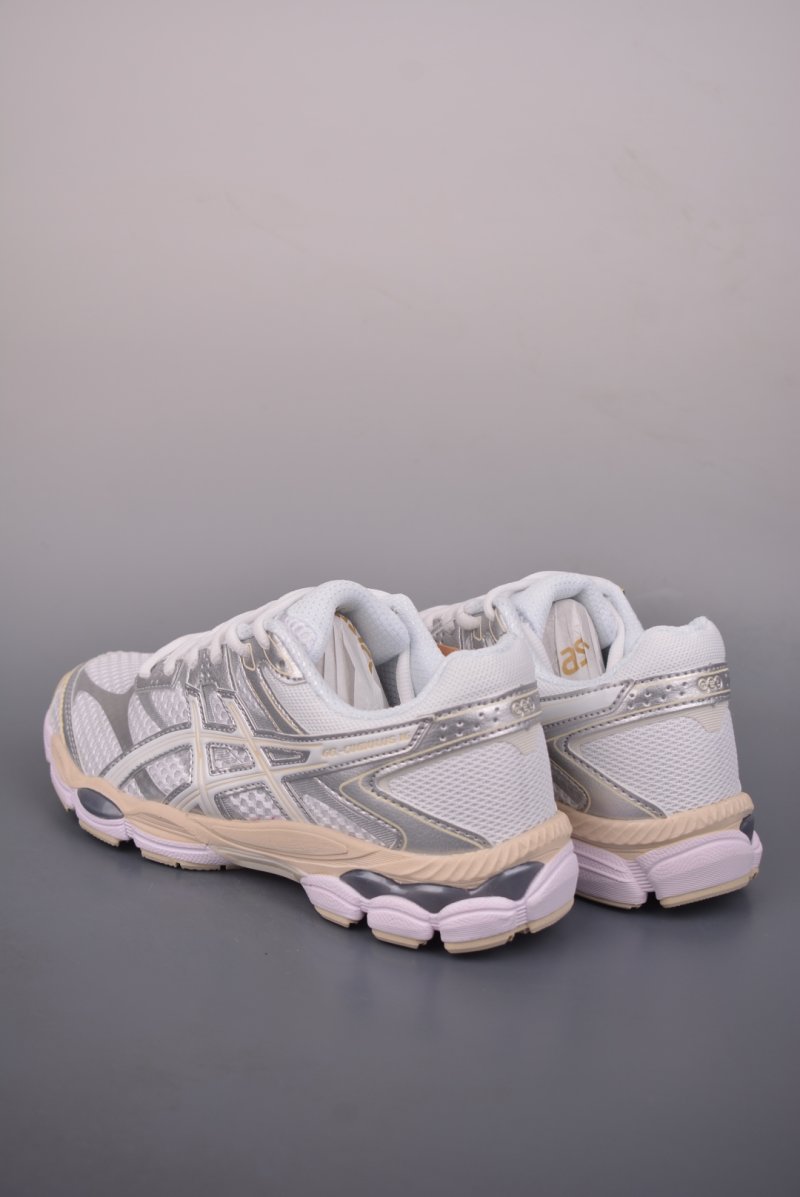 Asics Gel-Cumulus 16 view