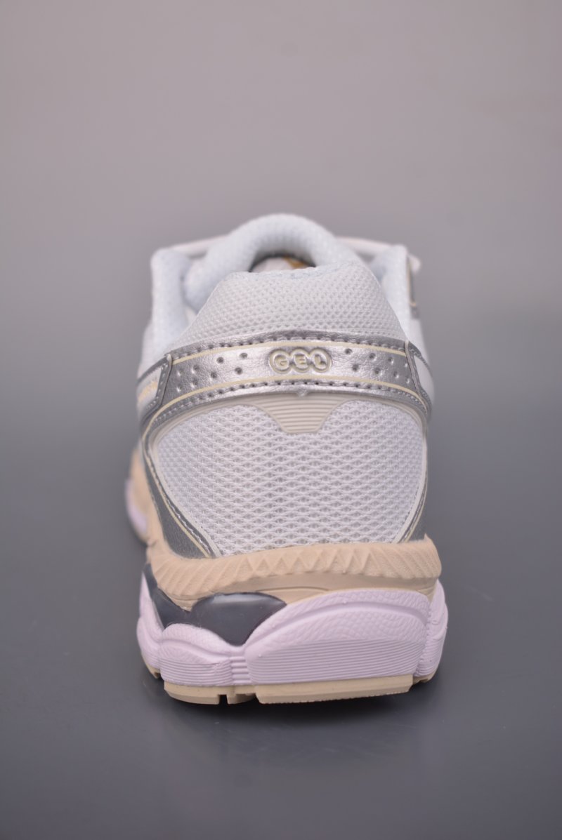 Asics Gel-Cumulus 16 view