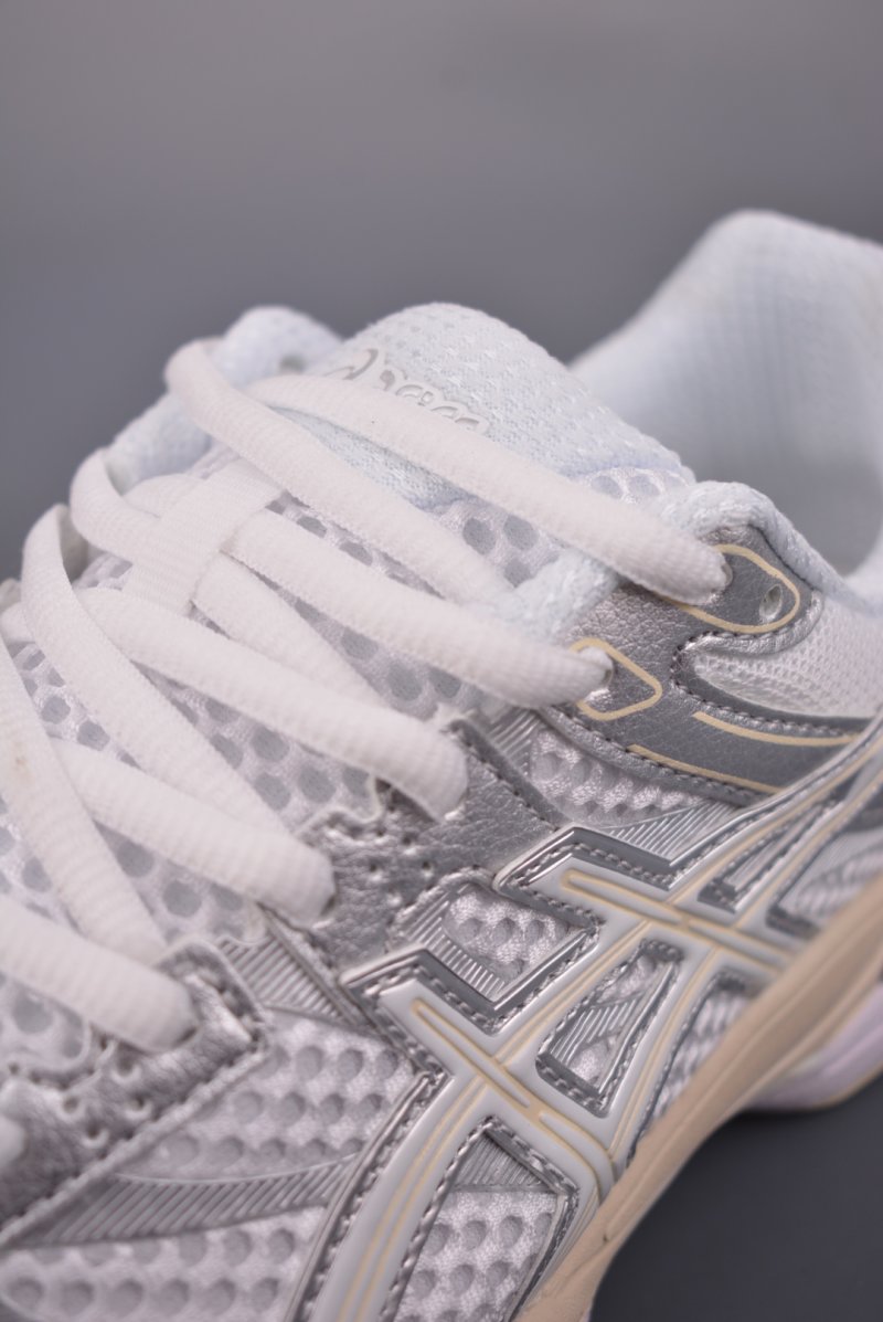 Asics Gel-Cumulus 16 view