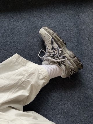 Asics Gel-Kahana 8 view 3