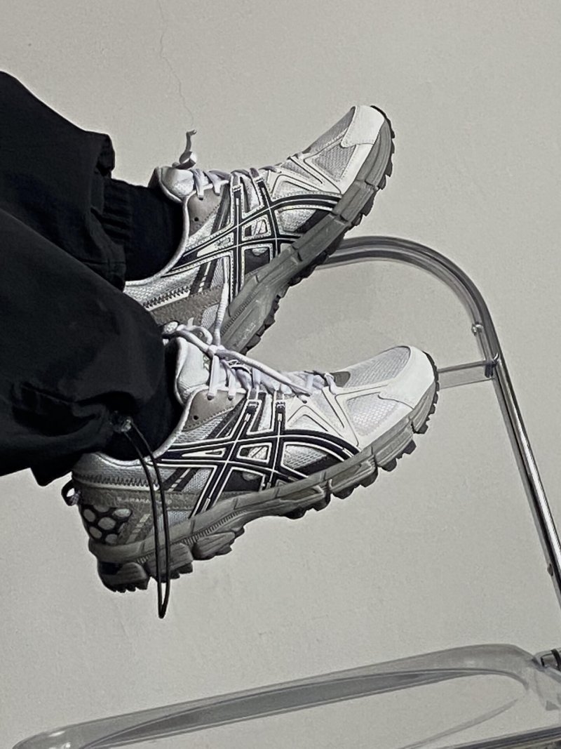 Asics Gel-Kahana 8 view