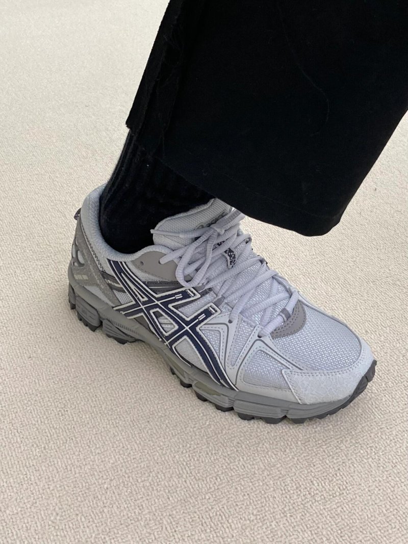Asics Gel-Kahana 8 view