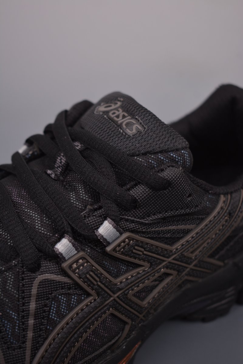Asics Gel-Kahana 8 view