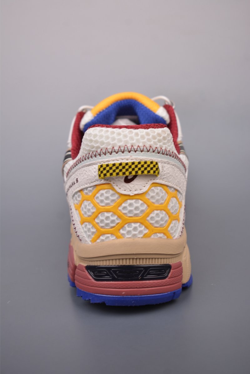 Asics Gel-Kahana 8 view