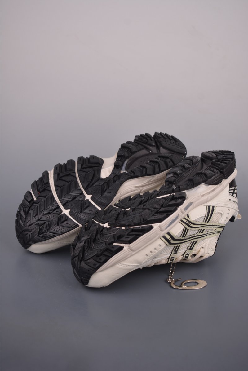 Asics Gel-Kahana 8 view