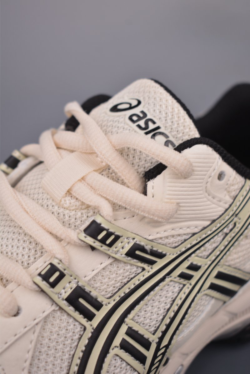Asics Gel-Kahana 8 view