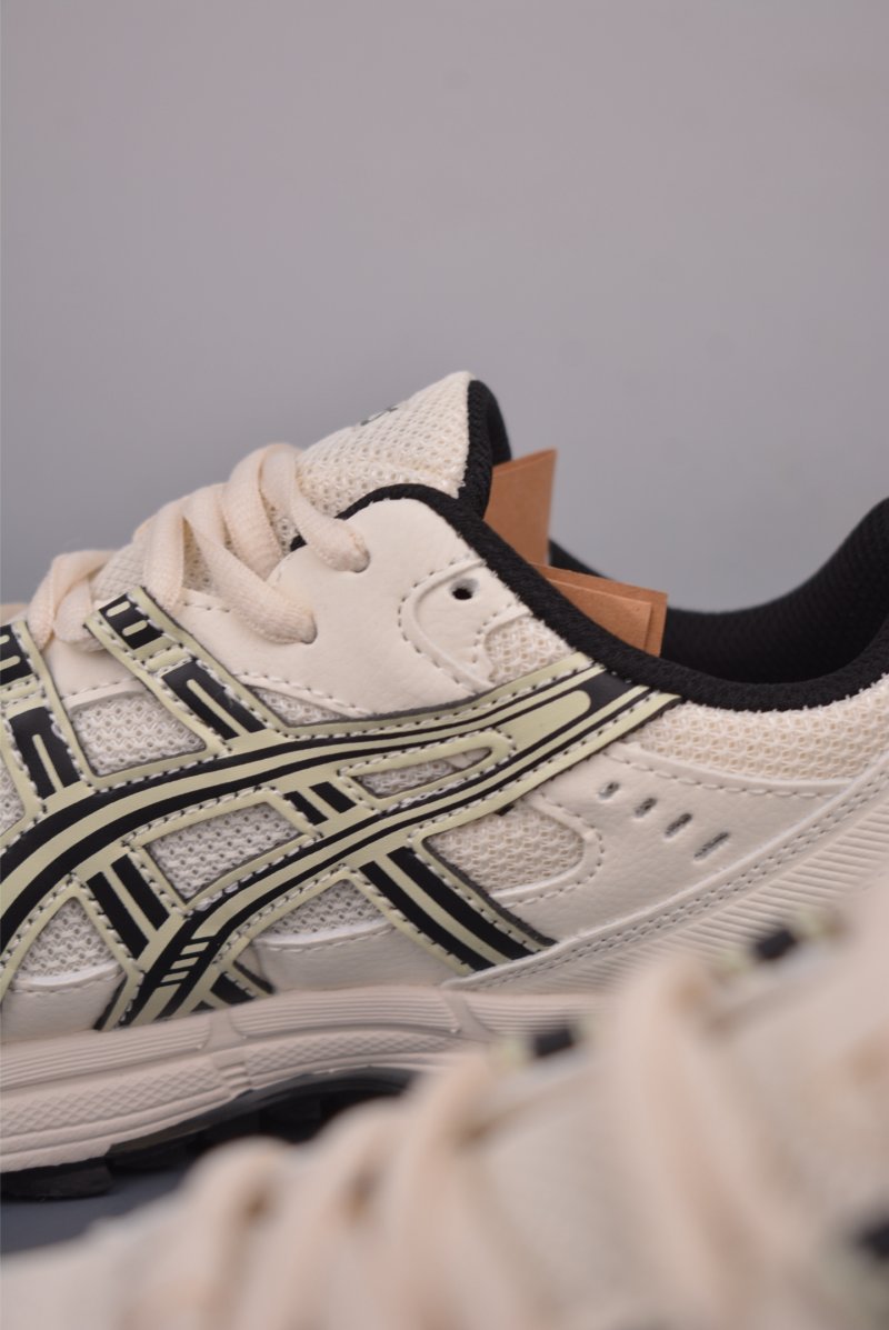 Asics Gel-Kahana 8 view