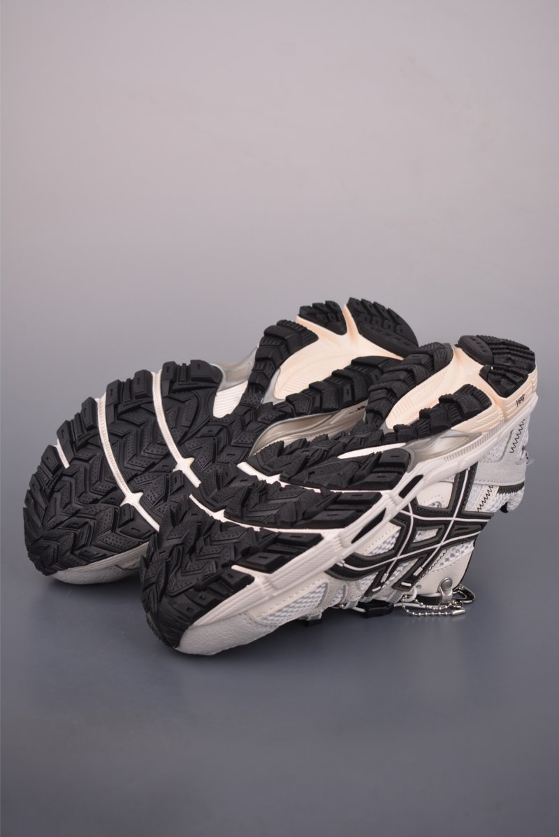 Asics Gel-Kahana 8 view
