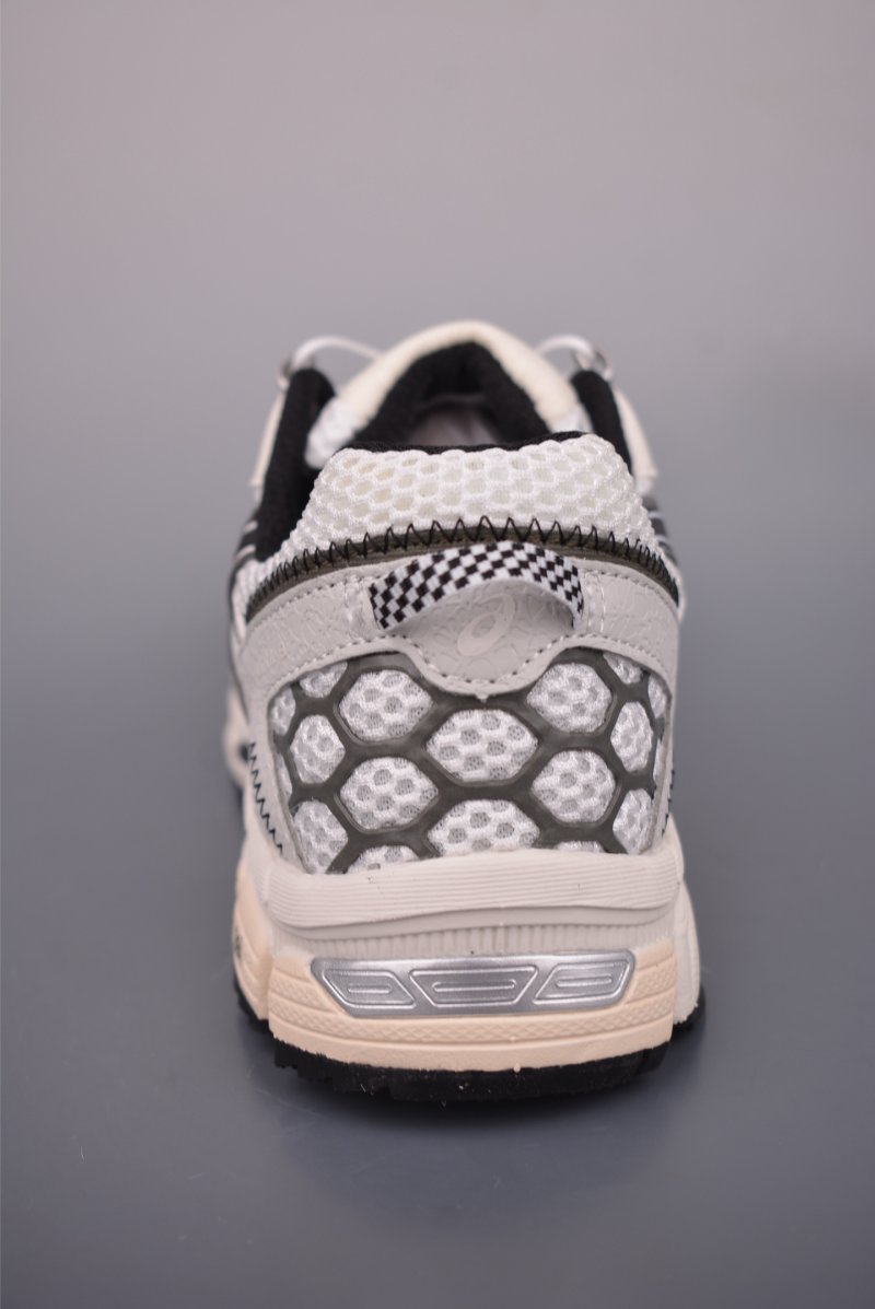Asics Gel-Kahana 8 view