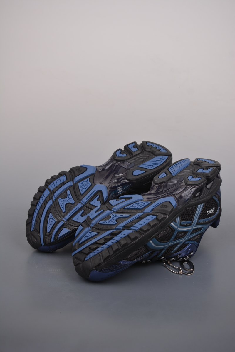 Asics Gel-Kahana Nimbus 10.1 Y2K view