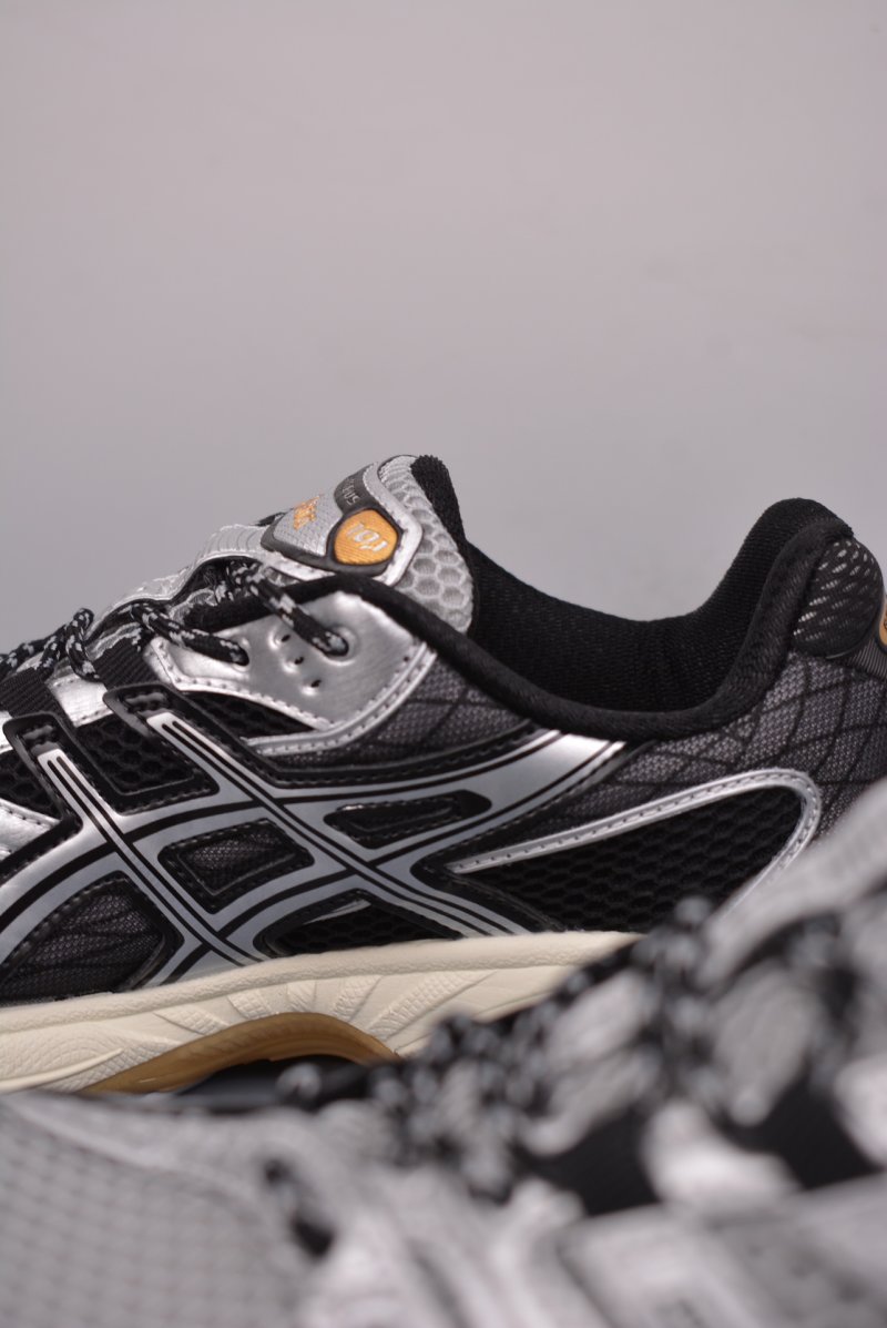 Asics Gel-Kahana Nimbus 10.1 Y2K view