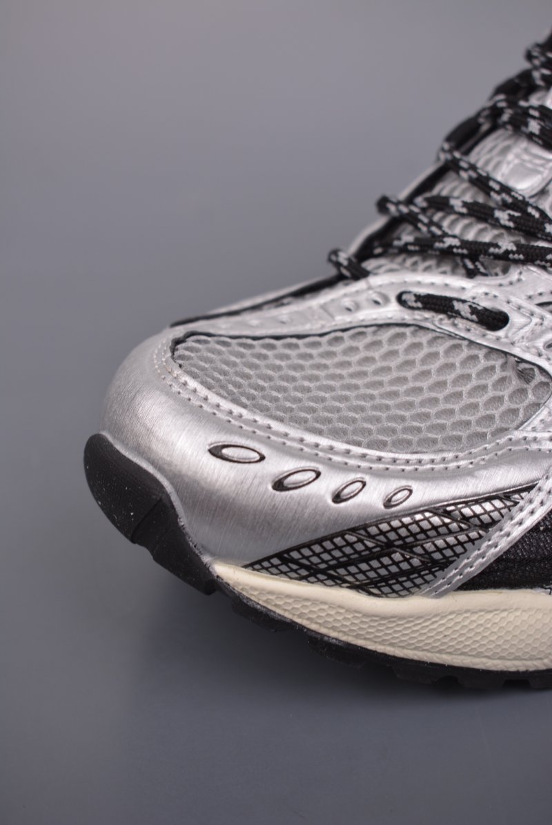 Asics Gel-Kahana Nimbus 10.1 Y2K view