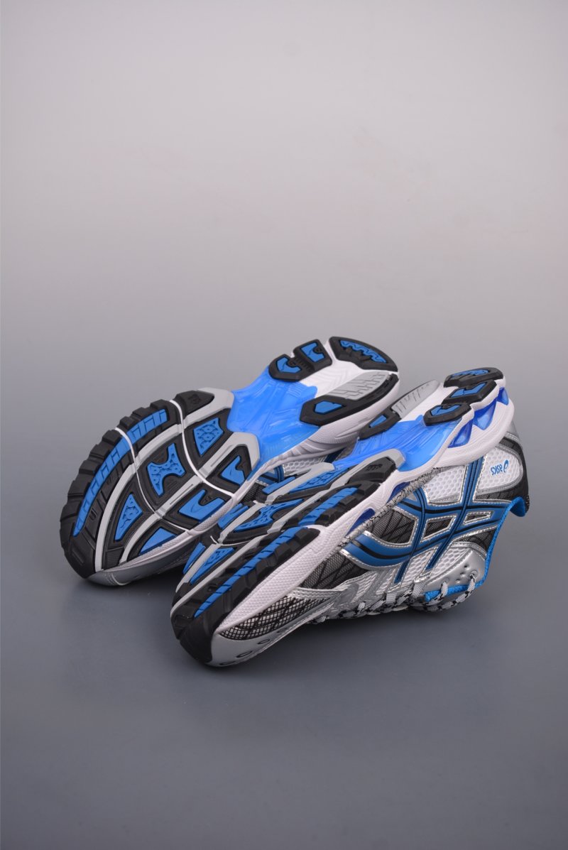 Asics Gel-Kahana Nimbus 10.1 Y2K view