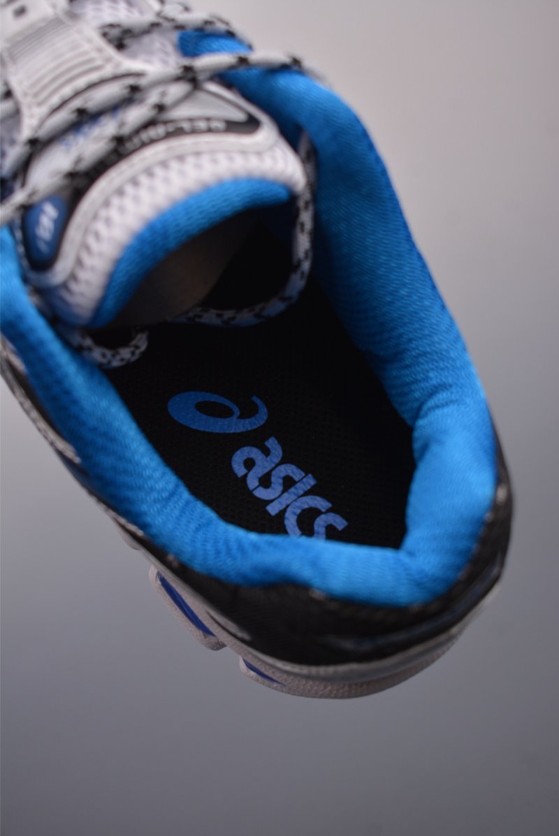 Asics Gel-Kahana Nimbus 10.1 Y2K view