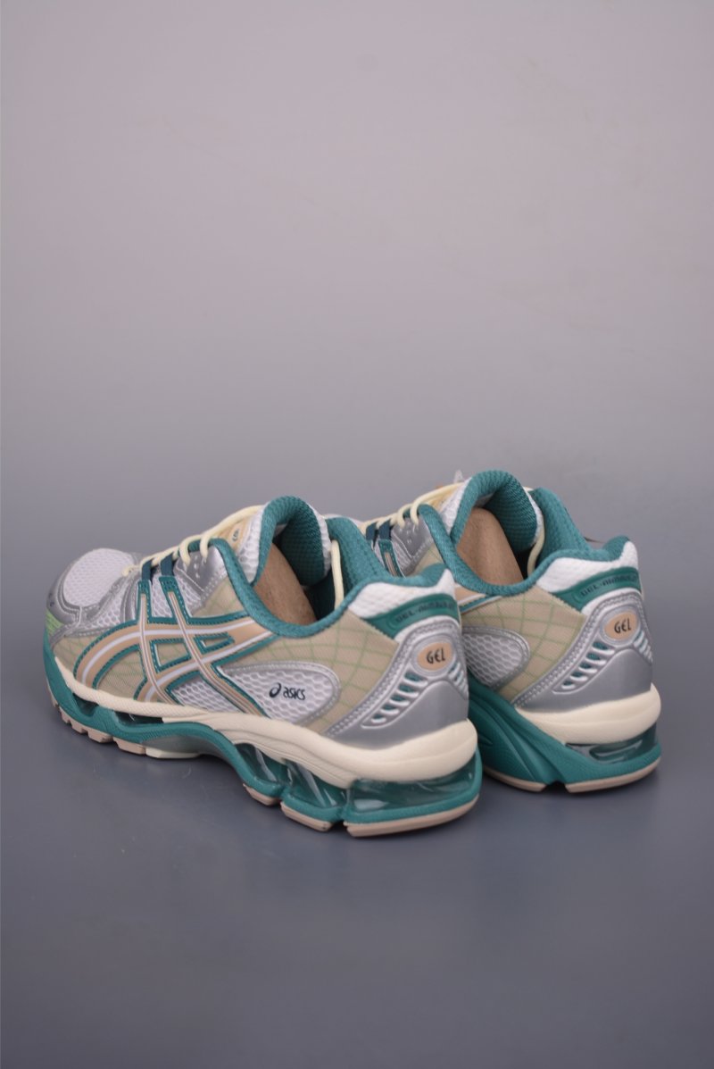 Asics Gel-Kahana Nimbus 10.1 Y2K view