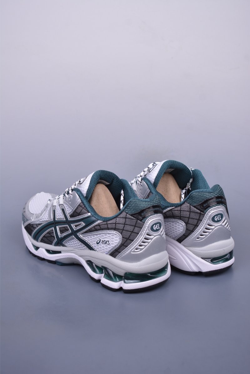 Asics Gel-Kahana Nimbus 10.1 Y2K view