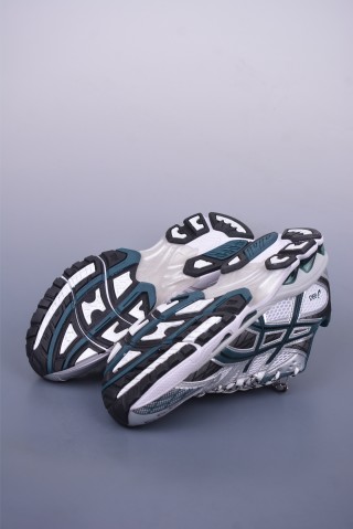 Asics Gel-Kahana Nimbus 10.1 Y2K view 3