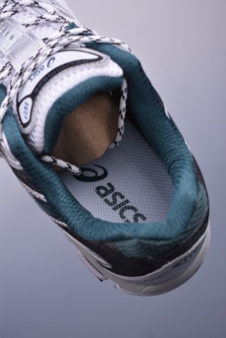 Asics Gel-Kahana Nimbus 10.1 Y2K view 9