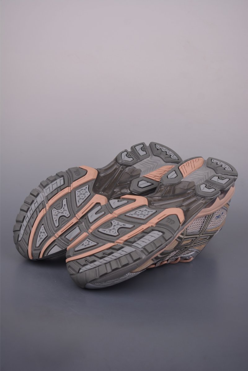 Asics Gel-Kahana Nimbus 10.1 Y2K view