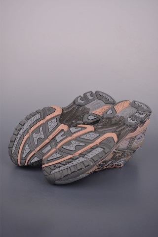 Asics Gel-Kahana Nimbus 10.1 Y2K view 3