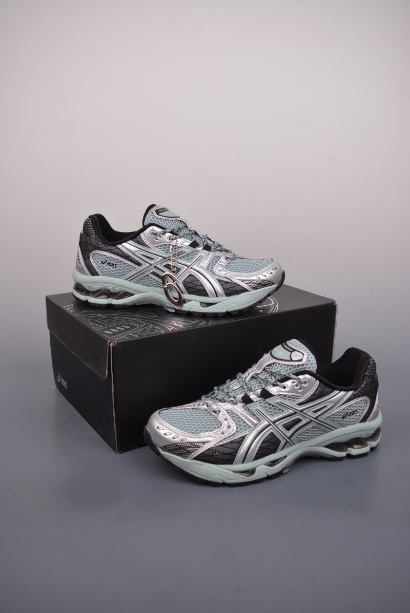 Asics Gel-Kahana Nimbus 10.1 Y2K view