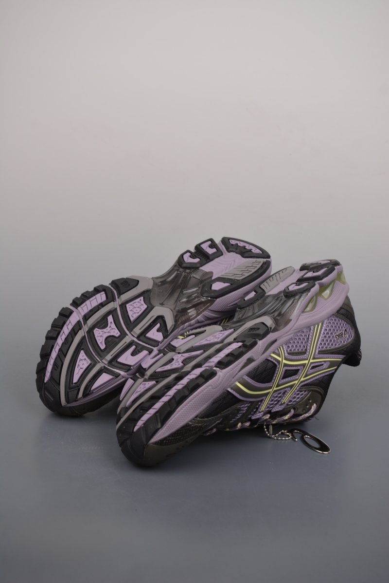 Asics Gel-Kahana Nimbus 10.1 Y2K view