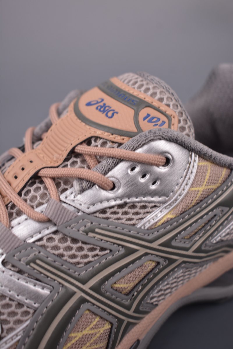Asics Gel-Kahana Nimbus 10.1 Y2K view