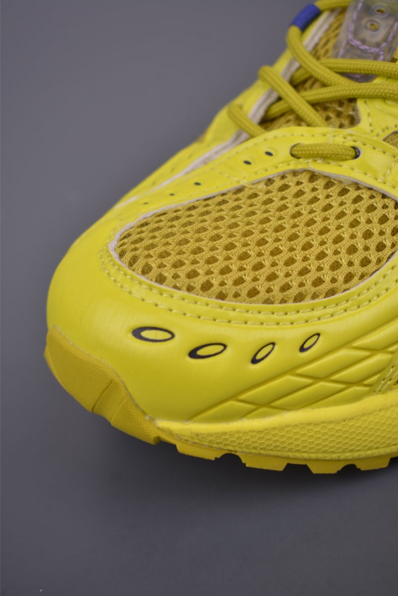Asics Gel-Kahana Nimbus 10.1 Y2K view