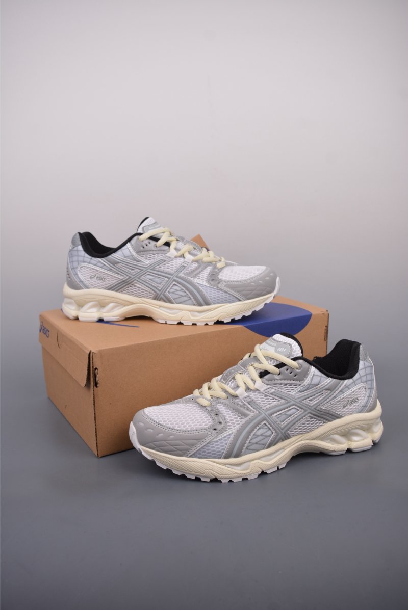 Asics Gel-Kahana Nimbus 10.1 Y2K view