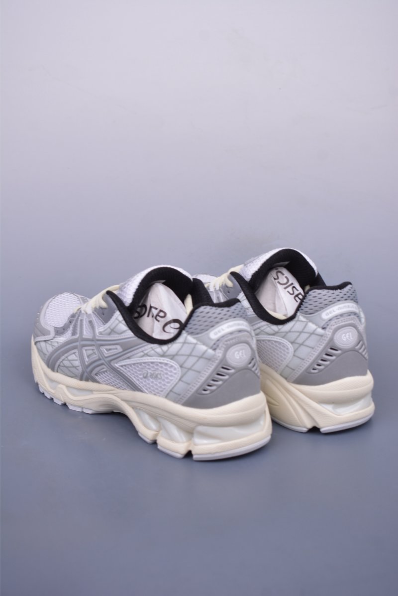Asics Gel-Kahana Nimbus 10.1 Y2K view