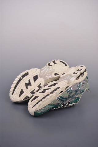 Asics Gel-Kahana Nimbus 10.1 Y2K view 3