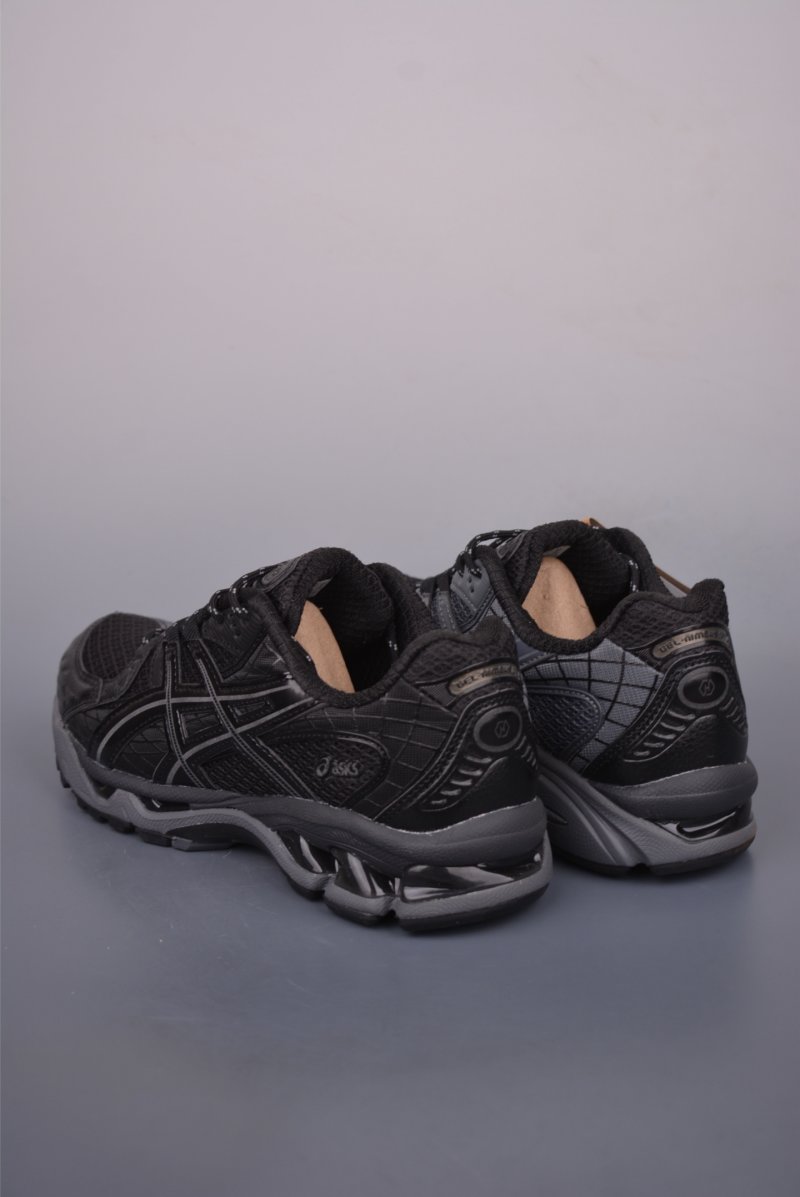 Asics Gel-Kahana Nimbus 10.1 Y2K view